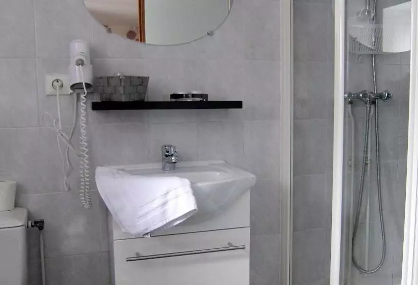 Отель La Clé Des Champs