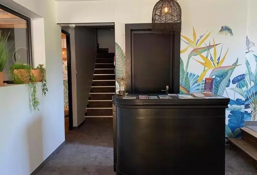 Отель Logis La Chaumiere Saintmaurice