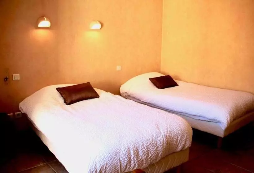 Отель Logis La Chaumiere Saintmaurice