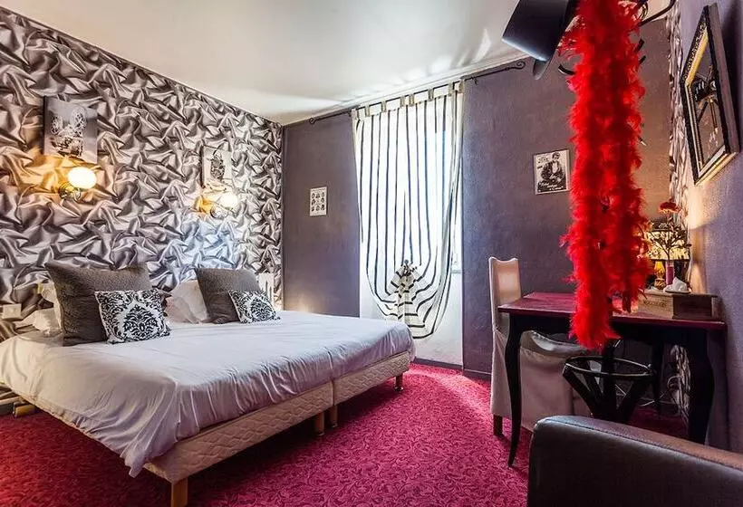 ホテル Logis Le Relais Sarrasin