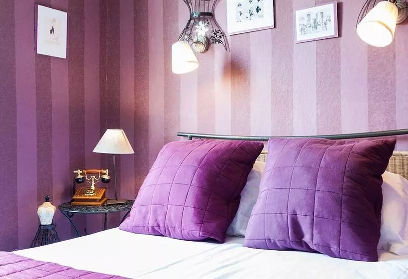 ホテル Logis Le Relais Sarrasin