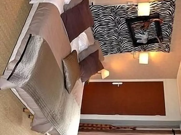 ホテル Logis Le Relais Sarrasin