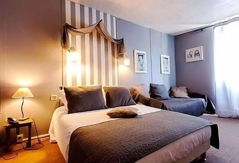 ホテル Logis Le Relais Sarrasin