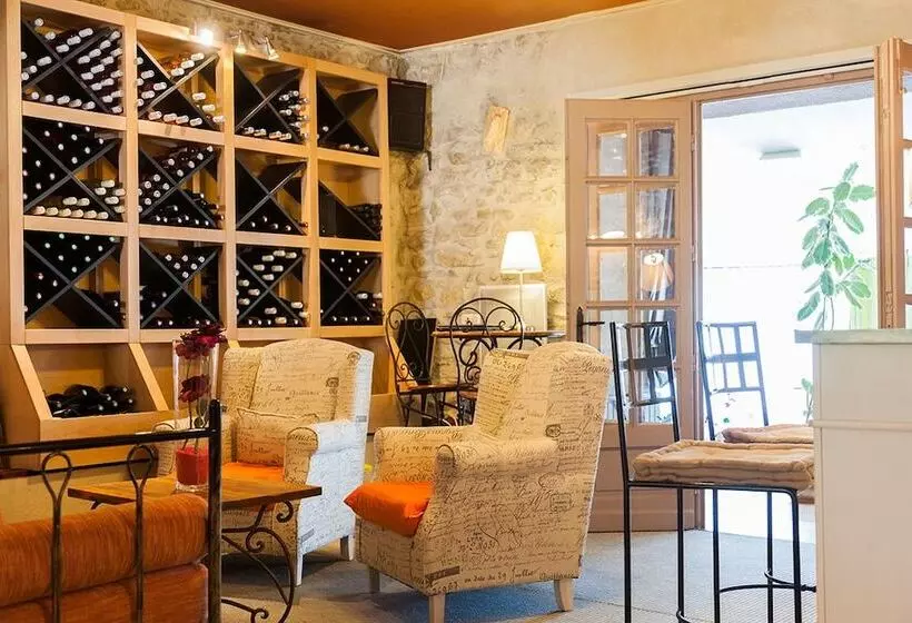 ホテル Logis Le Relais Sarrasin