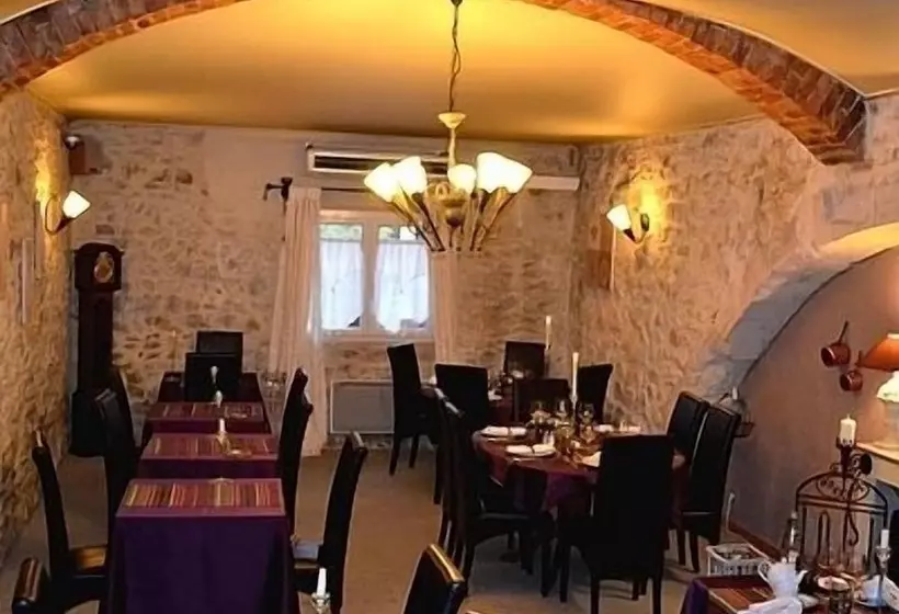 ホテル Logis Le Relais Sarrasin