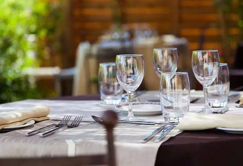 ホテル Logis Le Relais Sarrasin