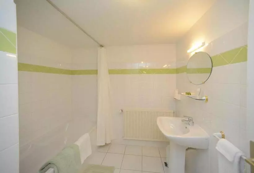 Отель Manoir De L Acherie