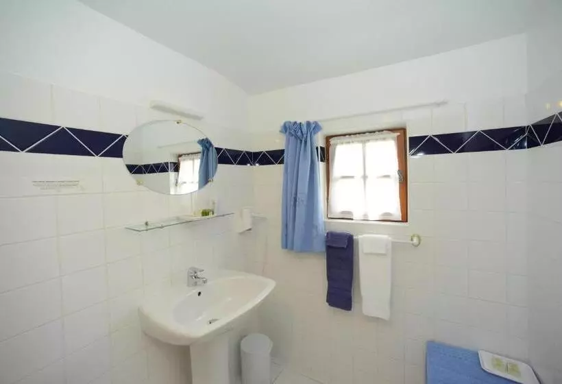 Отель Manoir De L Acherie