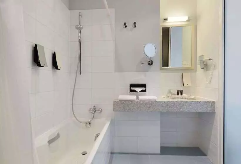 Szálloda Ramada By Wyndham Frankfurt Central Station