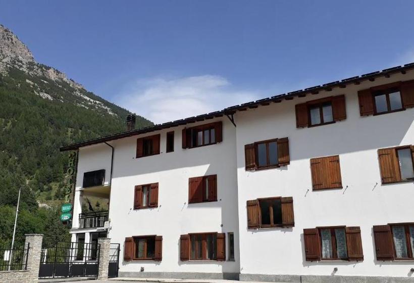 בית מלון כפרי Roburent