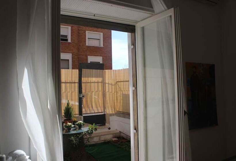 تختخواب و صبحانه Dad S Atelier