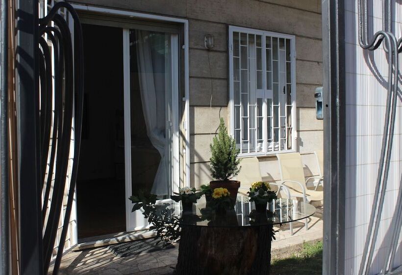 تختخواب و صبحانه Dad S Atelier