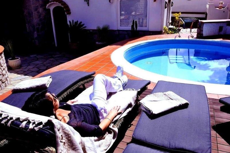 تختخواب و صبحانه La Cicas