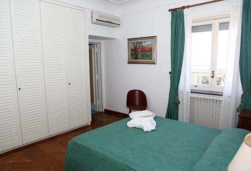 تختخواب و صبحانه La Cicas