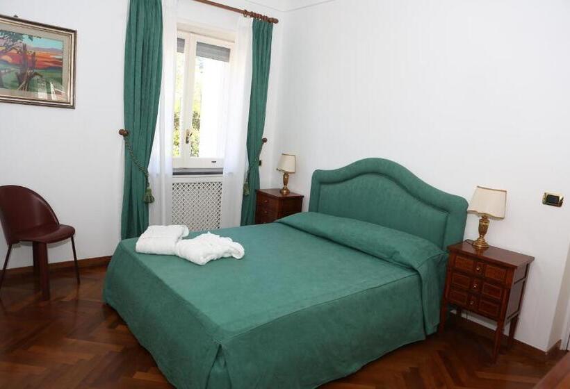 تختخواب و صبحانه La Cicas