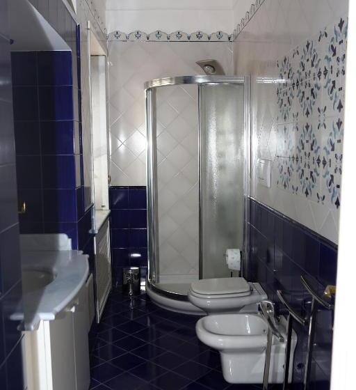 تختخواب و صبحانه La Cicas