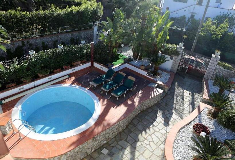 تختخواب و صبحانه La Cicas