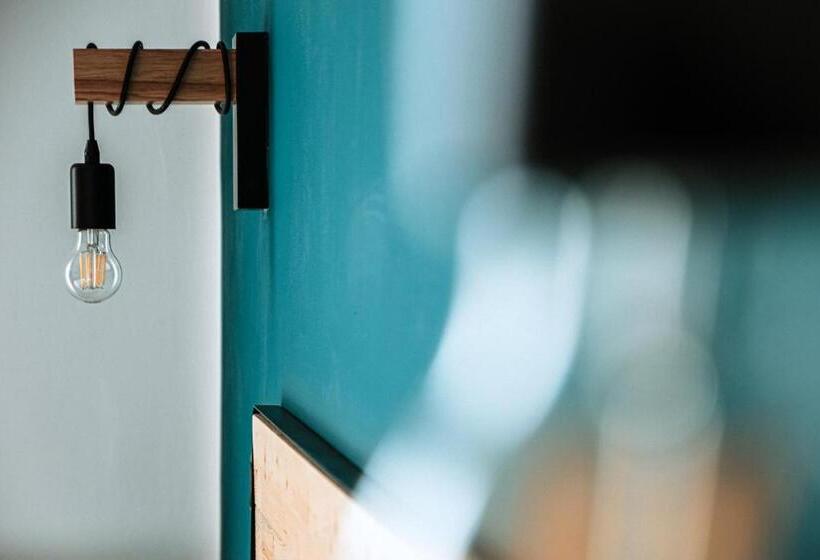 تختخواب و صبحانه Travel Station Bedandbreakfast