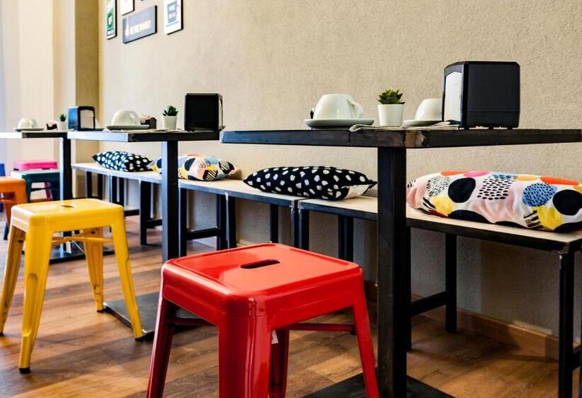 تختخواب و صبحانه Travel Station Bedandbreakfast