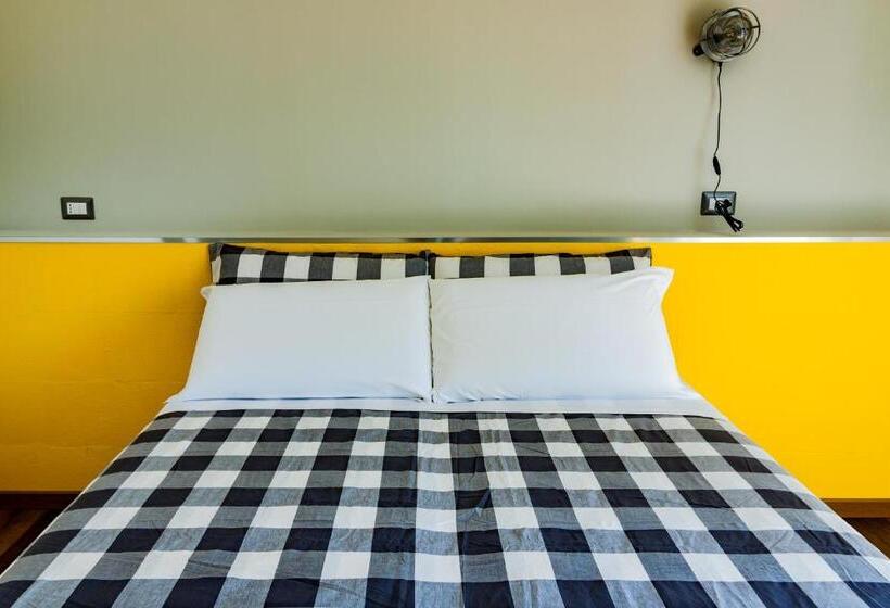 تختخواب و صبحانه Travel Station Bedandbreakfast