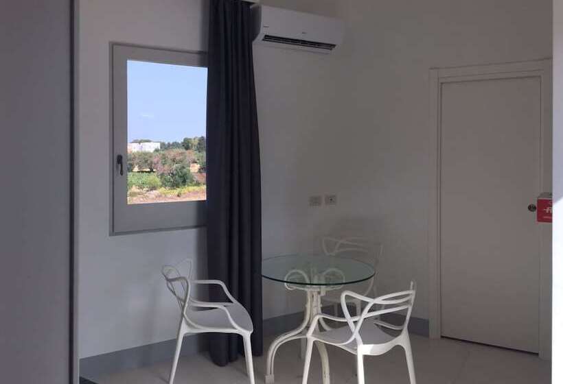 צימר Villa Starace Suites Et Appartements