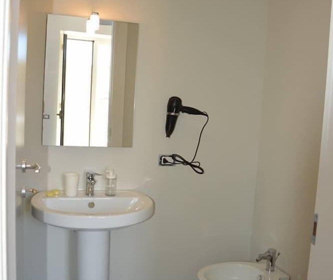 پانسیون Amunì