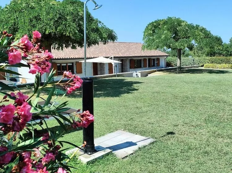 Maaseutuhotelli Agriturismo Il Pettirosso