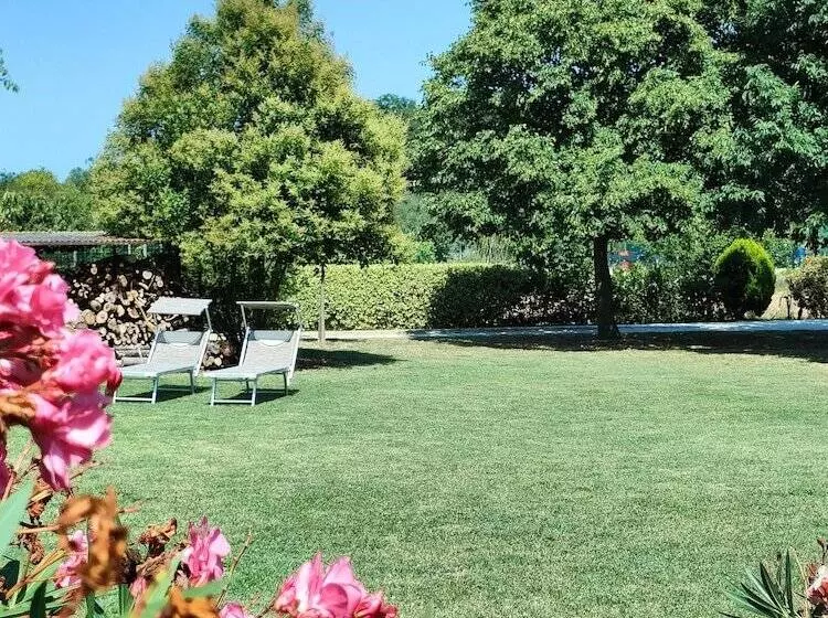 Maaseutuhotelli Agriturismo Il Pettirosso