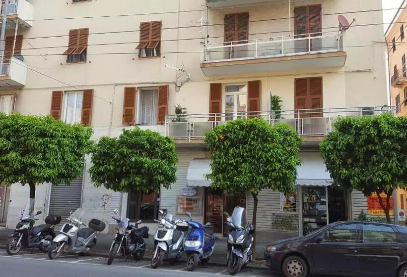 پانسیون Ari Guest House