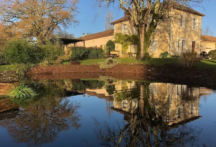 ペンション Domaine De Chalamard   Chambres D Hôtes