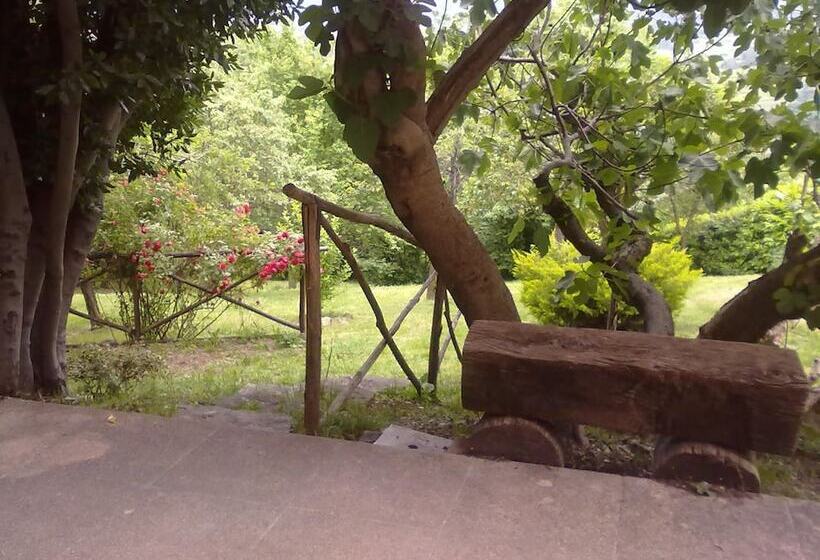 مبيت وإفطار Monpoupon