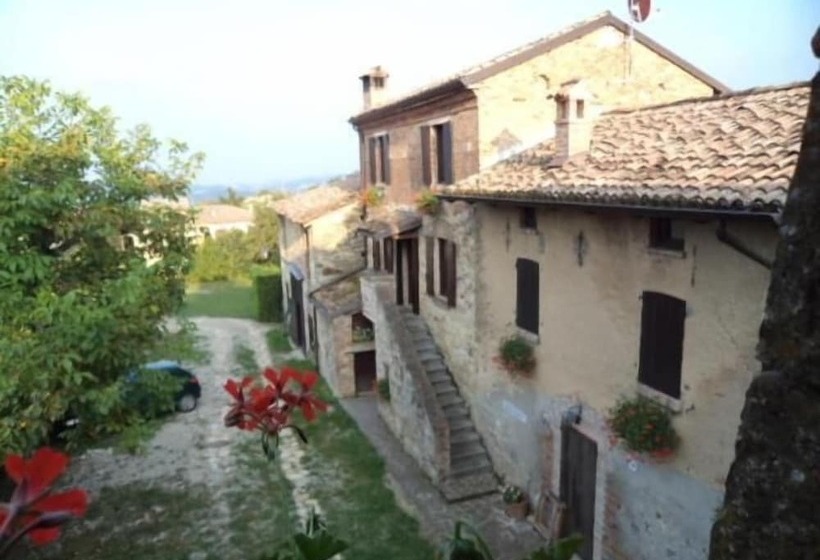 مبيت وإفطار Monpoupon