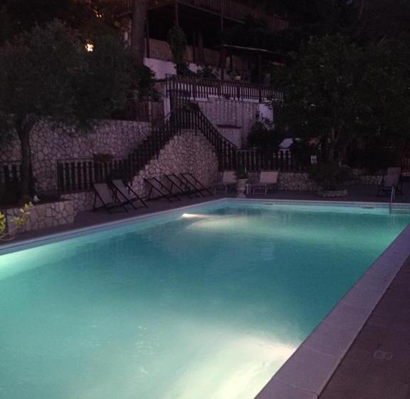 בית מלון כפרי Agriturismo Fara Del Falco