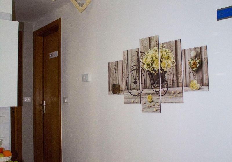 تختخواب و صبحانه Donna Laudonia