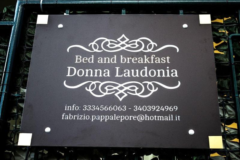تختخواب و صبحانه Donna Laudonia