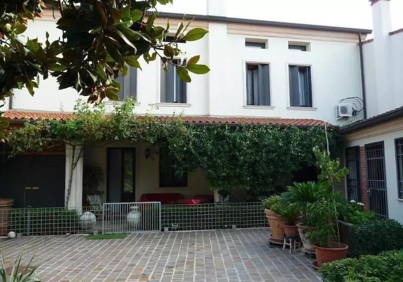 پانسیون Casa Stefy