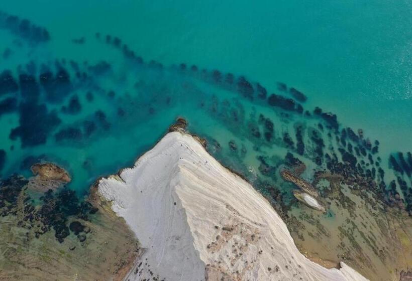 Bed and Breakfast Calua Experience View