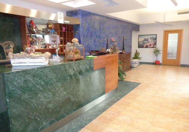 Отель Millennium