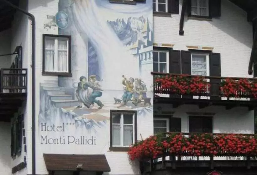 هتل Monti Pallidi