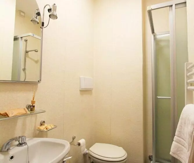 ホテル Albergo Torre Di Codana