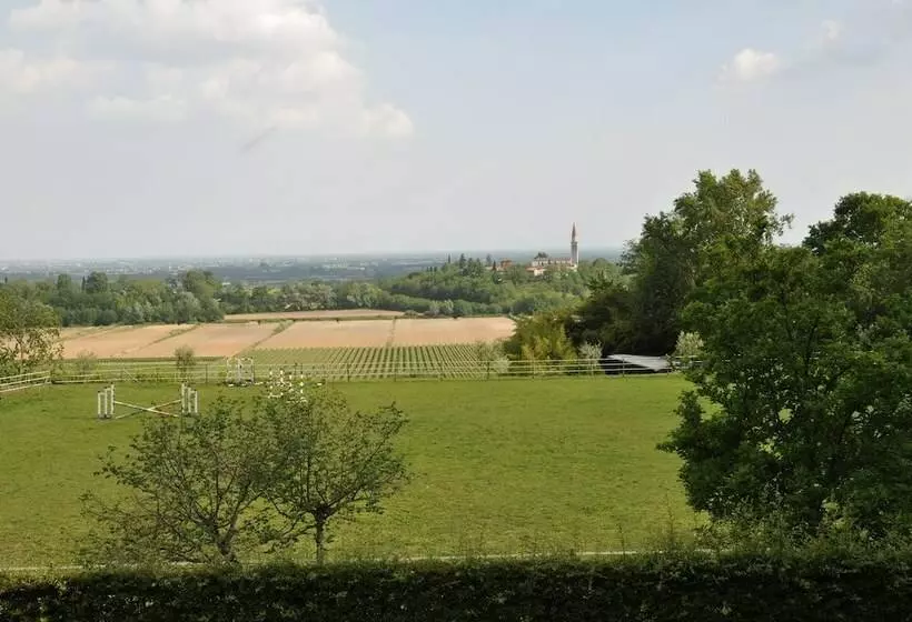 Maaseutuhotelli Agriturismo Fontanalba