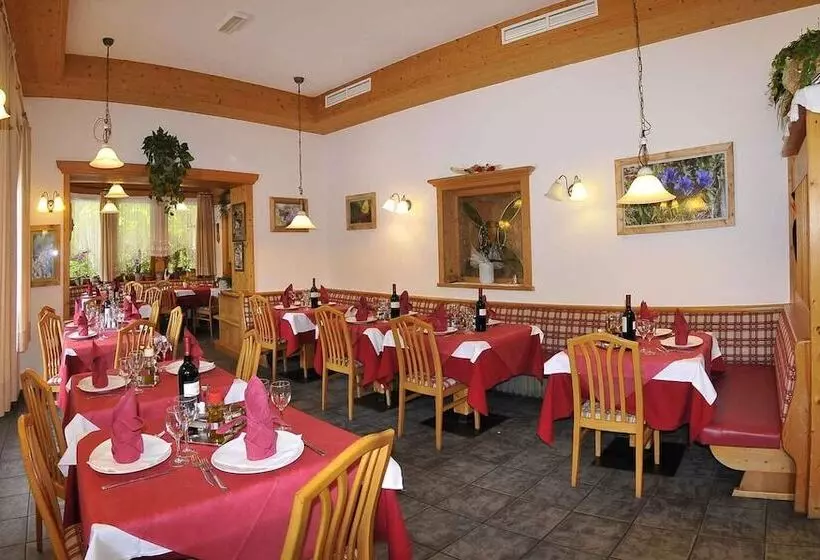 ホテル Albergo Nido Verde
