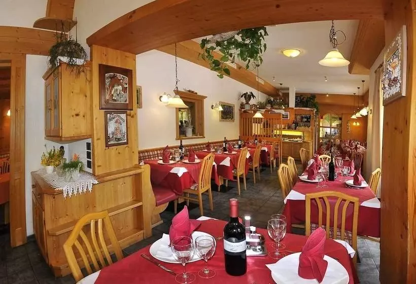 ホテル Albergo Nido Verde