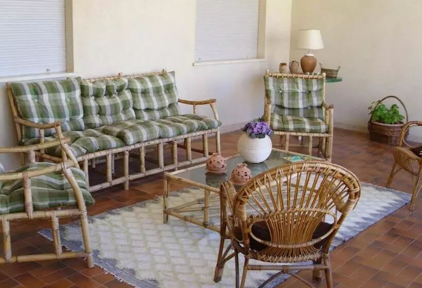 Majatalo Bouganville Guest House