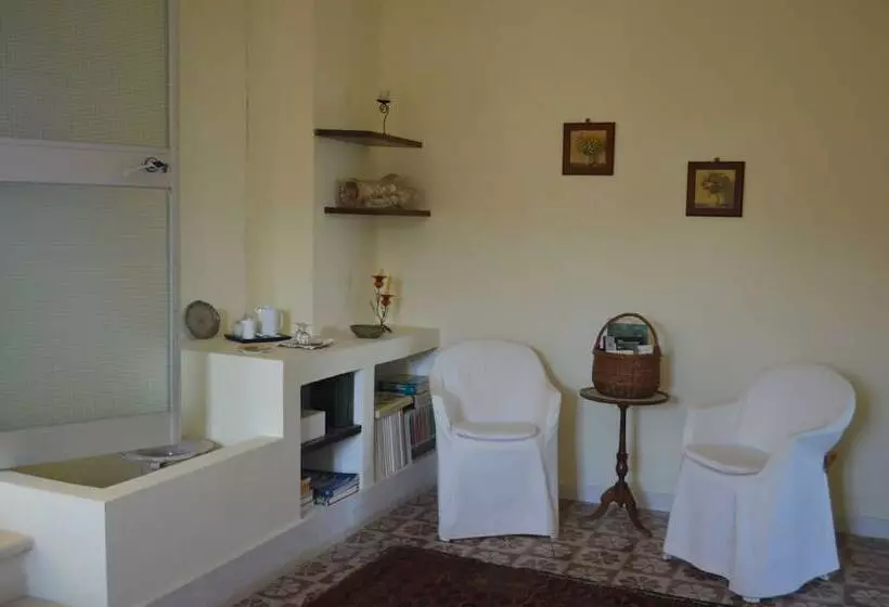 Majatalo Bouganville Guest House