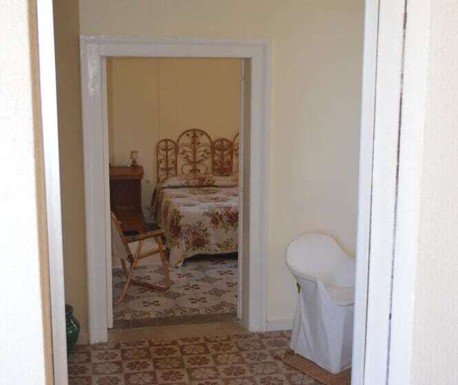 ペンション Bouganville Guest House