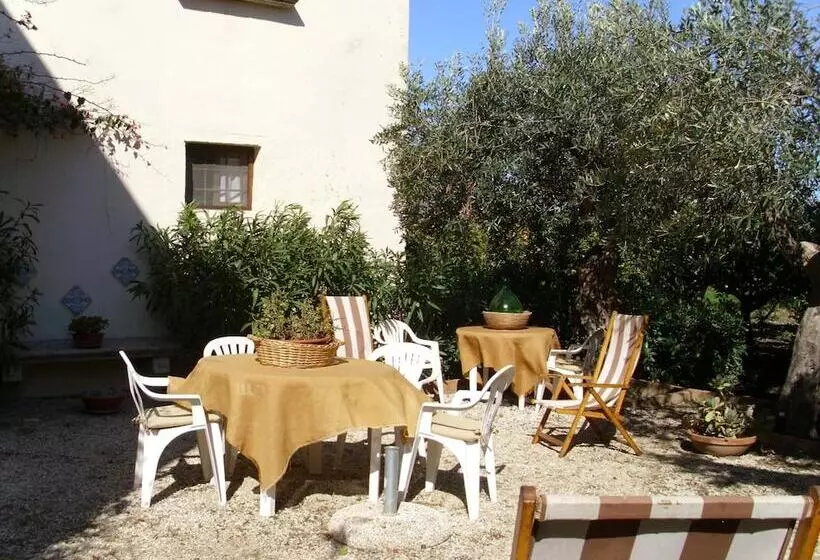 Majatalo Bouganville Guest House