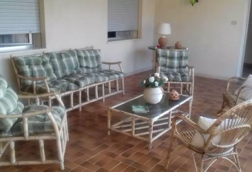 Majatalo Bouganville Guest House