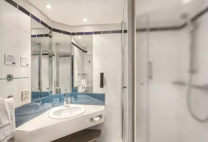 호텔 Holiday Inn Express Cologne Muelheim, An Ihg
