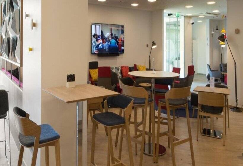 هتل Holiday Inn Express Geneva Airport, An Ihg